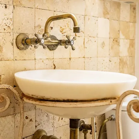 Cismigiu With Balcony & View Apartment *