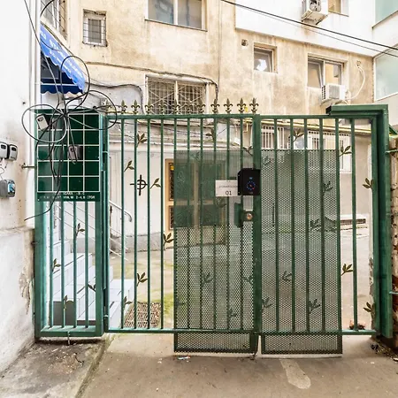 Cismigiu With Balcony & View * בוקרשט