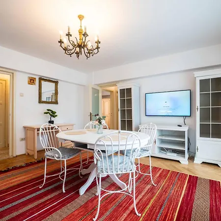 Cismigiu With Balcony & View בוקרשט