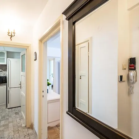 Cismigiu With Balcony & View