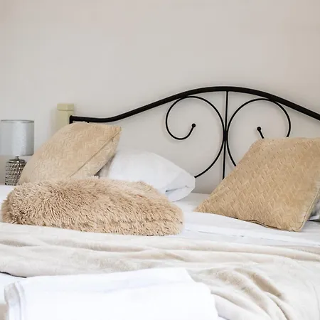 Cismigiu With Balcony & View Bucarest