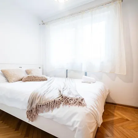 Apartment Cismigiu With Balcony & View *