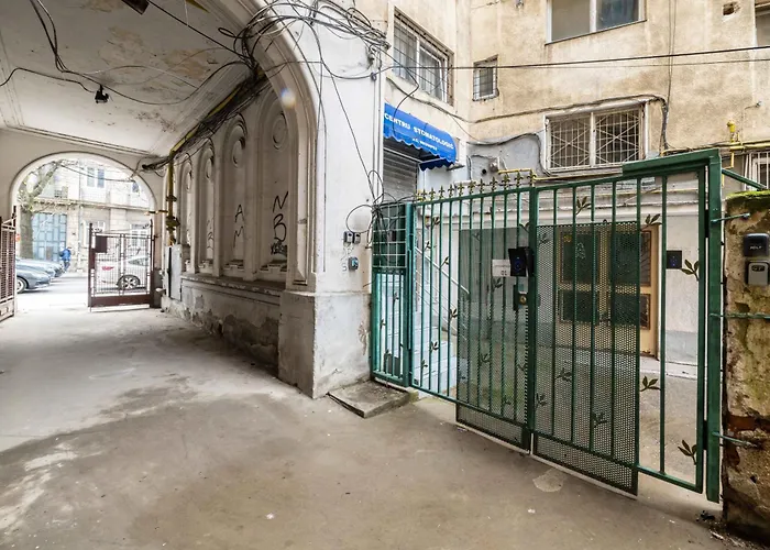 Cismigiu With Balcony & View *