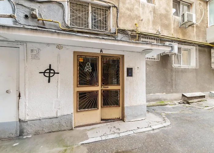 Cismigiu With Balcony & View