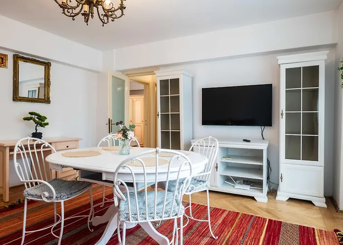 Cismigiu With Balcony & View * Bukarest