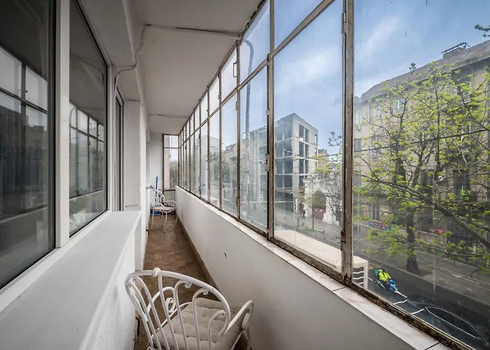 Cismigiu With Balcony & View * Bucarest