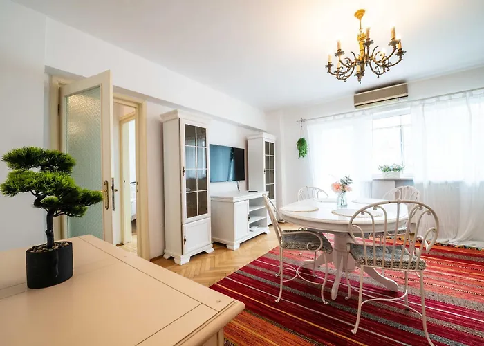 Cismigiu With Balcony & View Bucureşti