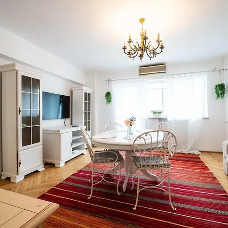 Daire Cismigiu With Balcony & View *