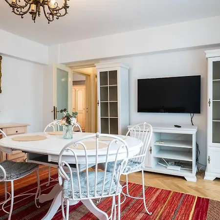 Cismigiu With Balcony & View * Bükreş