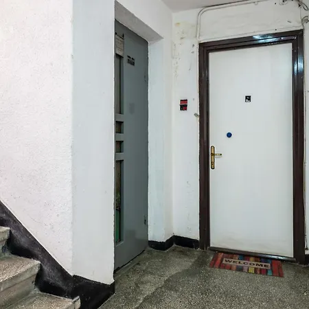 Cismigiu With Balcony & View Bükreş