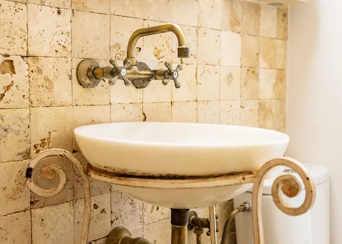 Cismigiu With Balcony & View شقة *