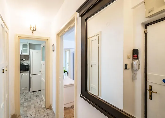 Cismigiu With Balcony & View