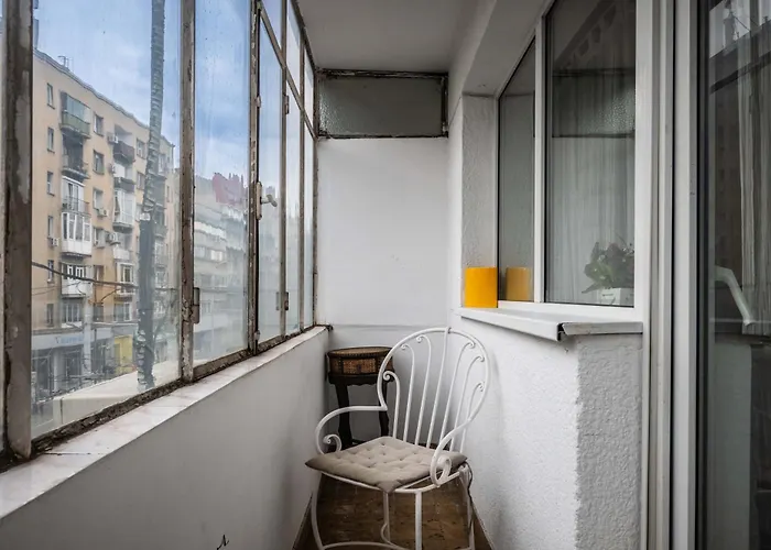 Cismigiu With Balcony & View